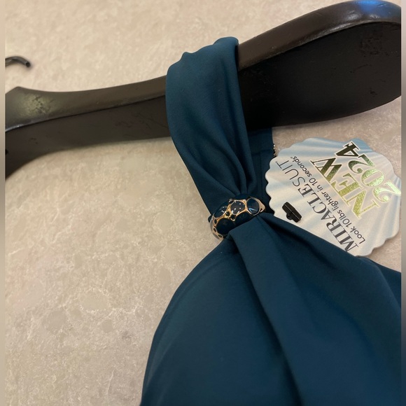 NEW Miraclesuit Razzle Dazzle Siren One-Piece Swimsuit Size 10 - Picture 9 of 12